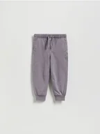 Spodenki dla niemowląt - Reserved - Bawełniane spodnie jogger - fioletowy - miniaturka - grafika 1