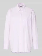 Koszule damskie - Bluzka koszulowa o kroju oversized z kieszenią na piersi - miniaturka - grafika 1