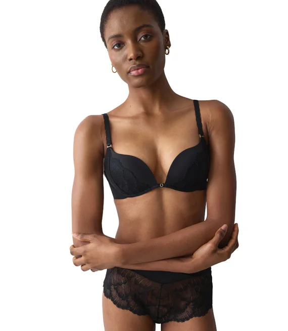 Biustonosz push-up bez fiszbin Triumph Love in Lace WHU
