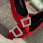 Półbuty męskie - Damskie baleriny zamszowe z klamrą czerwone - miniaturka - grafika 1