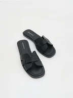 Buty dla dziewczynek - Reserved - Klapki z imitacji skóry - czarny - miniaturka - grafika 1