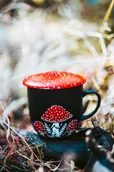Kubki - Magiczny kubek muchomor z zaparzaczem - miniaturka - grafika 1