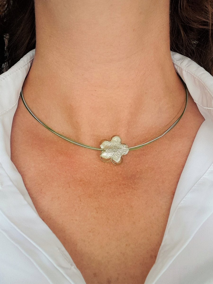 Naszyjnik kwiat zielony szkło weneckie struna 45cm