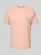 Koszulki męskie - T-shirt z wyhaftowanym motywem i napisem model ‘JOBBE’ - miniaturka - grafika 1