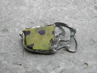 Broszki - Surowy atlantysyt - broszka - miniaturka - grafika 1