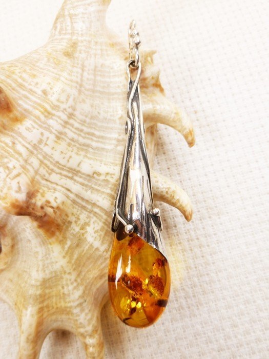 Wisiorek srebrny z bursztynem, handmade 620-342
