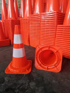 Pachołek drogowy 500 mm - Pachołki i taśmy ostrzegawcze - miniaturka - grafika 1