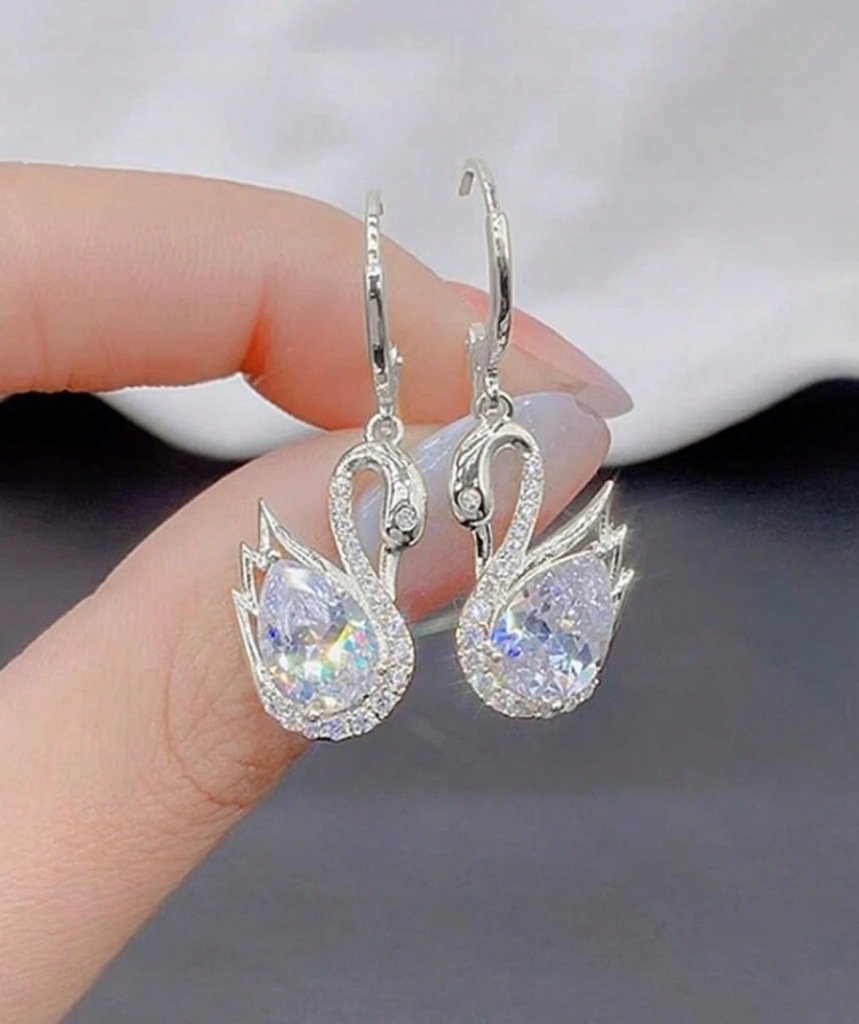 Modne Kolczyki Łabędzie z Diamencikami Srebrne Łabędź Diamentowy Prezent