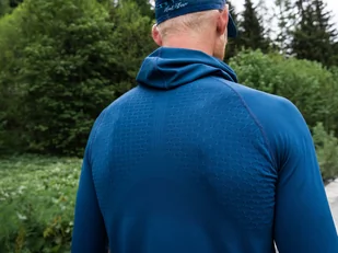 COMPRESSPORT Termiczna bluza biegowa 3D Thermo Hoodie Seamless MONT BLANC 2022 niebieska - Bluzy sportowe męskie - miniaturka - grafika 6