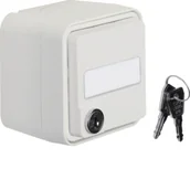 Gniazdka elektryczne - Berker W.1 Berker Gniazdo SCHUKO 2P+Z na klucz, z polem opisowym, klucz z różnym zamkiem, z przysłonami styków, kompletne, IP55, biały - miniaturka - grafika 1