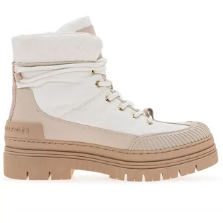 Śniegowce damskie - Buty Tommy Hilfiger Th Monogram Outdoor Boot FW0FW07502-YBH - beżowe - grafika 1