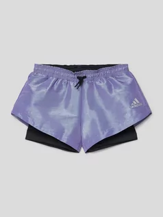 Spodnie i spodenki dla dziewczynek - Szorty z dzianiny dresowej z detalem z logo z efektem metalicznym - grafika 1