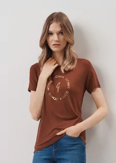Koszulki i topy damskie - Brązowy T-shirt damski z aplikacją - grafika 1