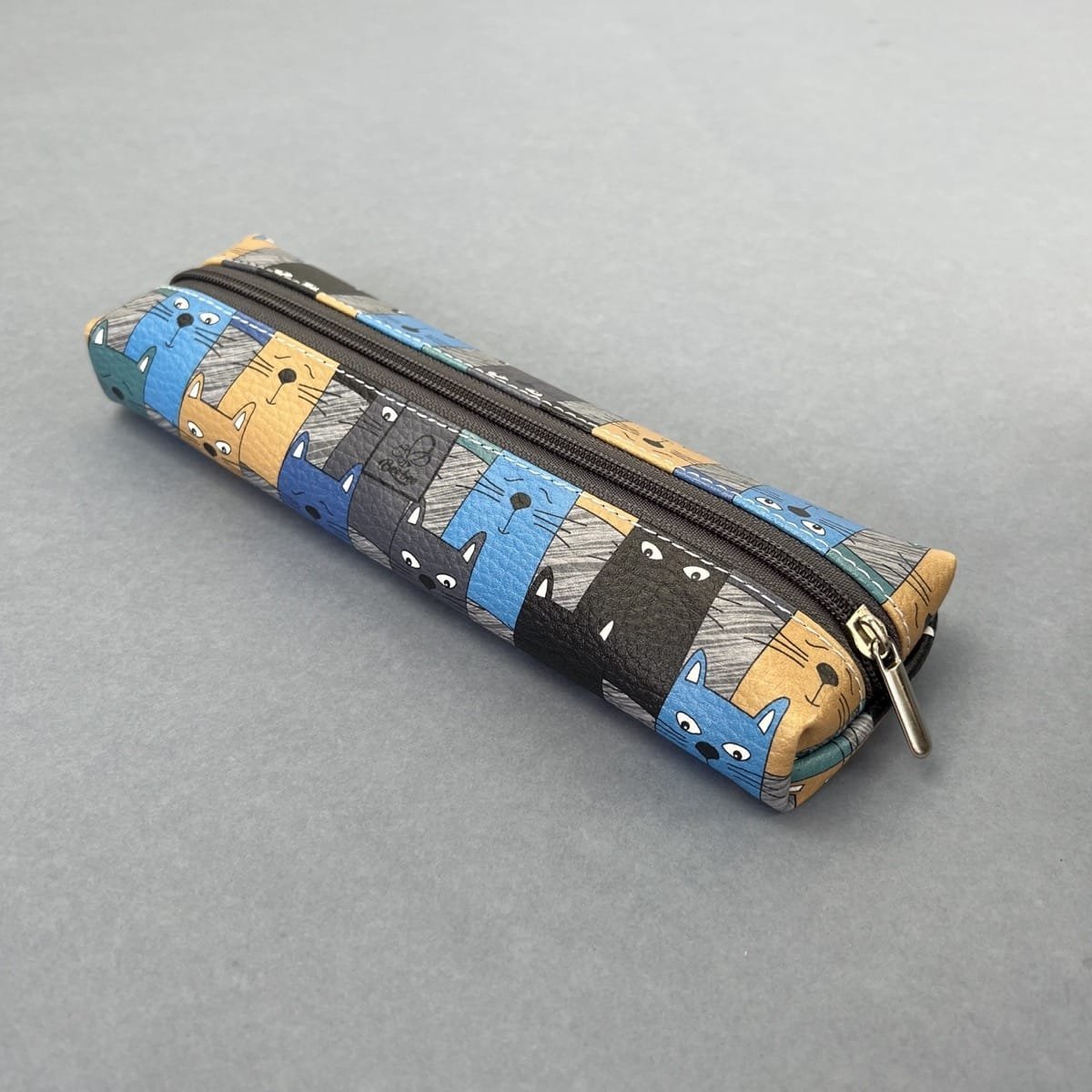 Piórnik saszetka, dla chłopca, bee-bee, kot, szary