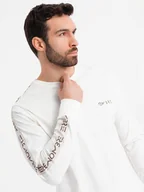 Koszulki męskie - Bawełniany męski longsleeve U-neck z lampasami i nadrukiem na piersi złamana biel V3 OM-LSCL-0127 S - miniaturka - grafika 1