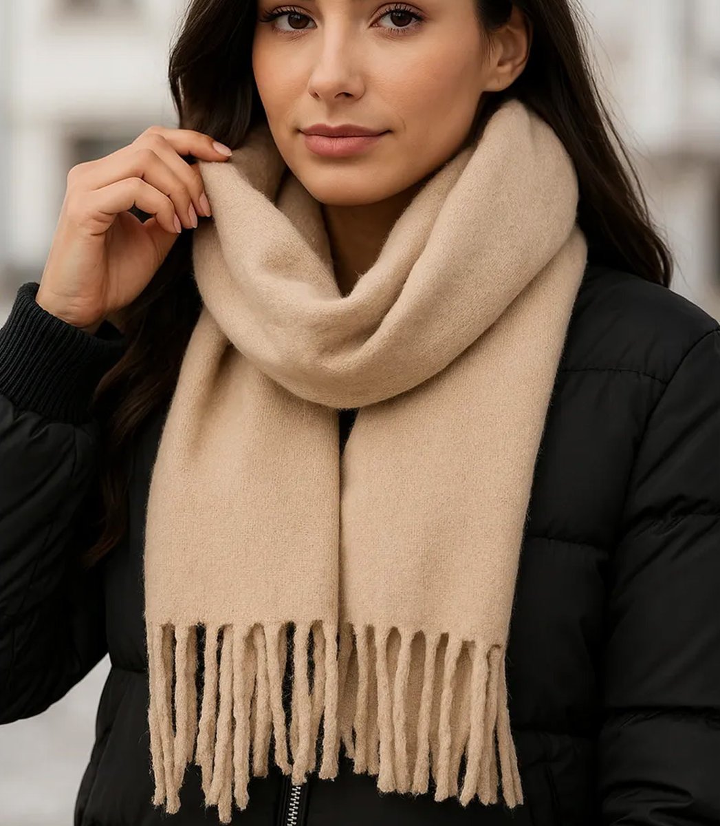 Elegancki szalik z frędzlami jednokolorowy