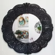 Lustra - Artehome Okrągłe lustro dekoracyjne w ażurowej ramie lustrzanej Orsini KFH1628 Black - miniaturka - grafika 1