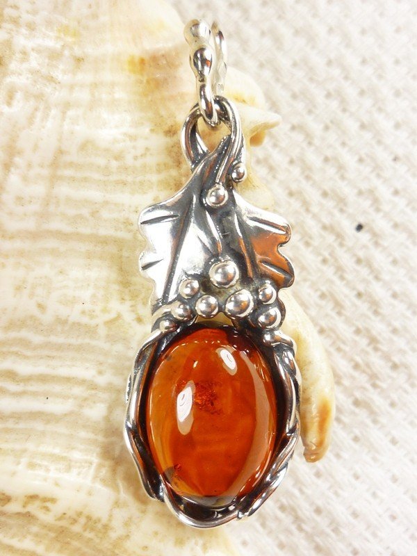 Wisiorek srebrny z bursztynem 629-27