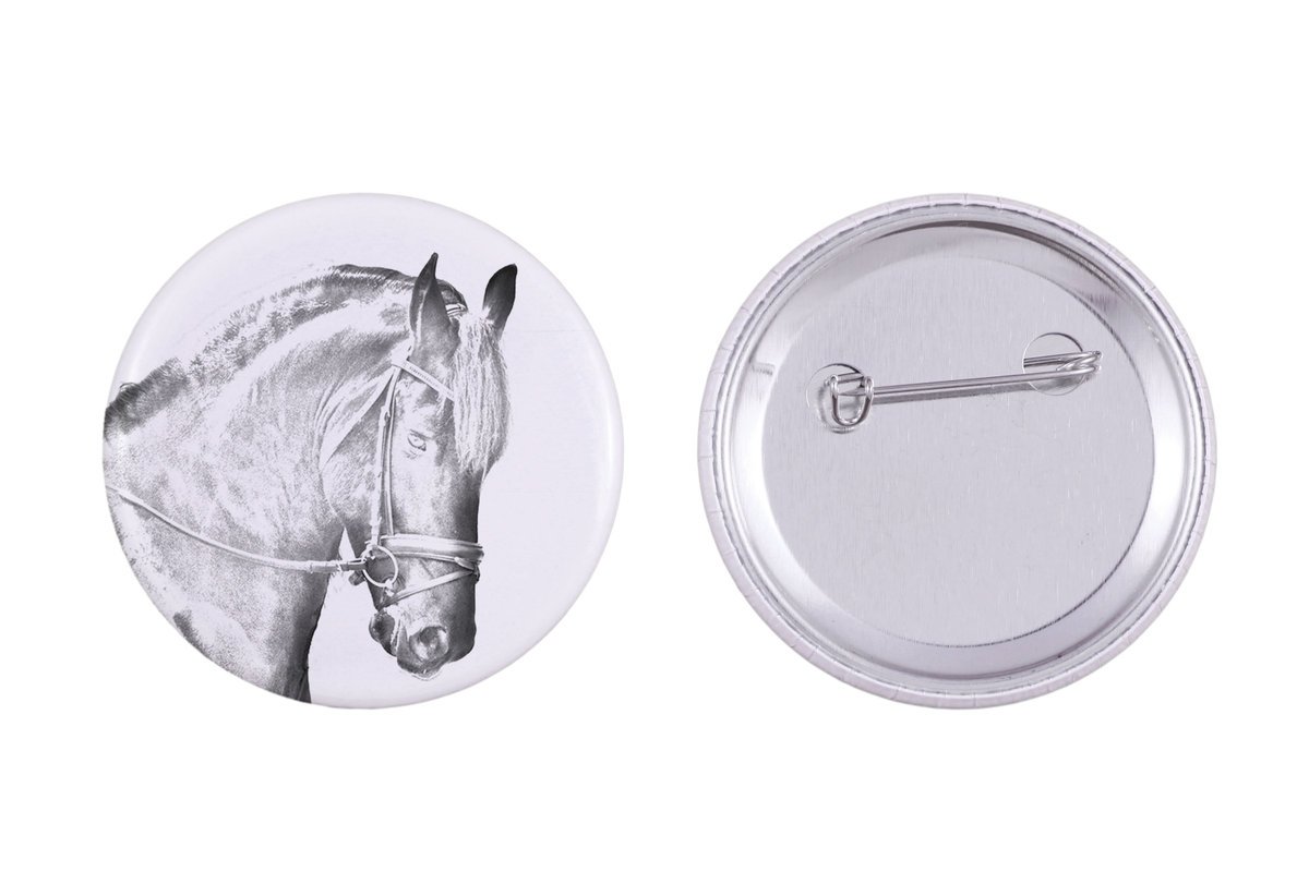 Koń fryzyjski - ozdoba koszuli, przypinka do torby, idealny prezent z możliwościa dodanie swojej grafiki marki Art-Dog