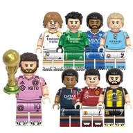 Klocki - Piłkarska Superklasa - Benzema Haaland Modric Mbappe Messi Ronaldo Neymar Courtois - figurki klocki 8 szt - miniaturka - grafika 1