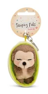 Plecaki - NICI 61603 Sleeping Pets breloczek jeż w koszyczku, wierny towarzysz do plecaka lub torby, zawieszka do kluczy dla małych i dużych, 8 cm, brązowy - miniaturka - grafika 1