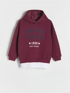 Bluzy dla chłopców - Reserved - Bluza z kapturem i napisami - bordowy - miniaturka - grafika 1