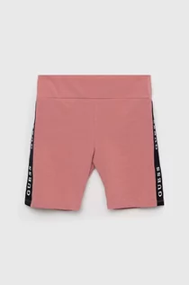 Spodnie i spodenki dla dziewczynek - Guess szorty dziecięce kolor różowy z aplikacją - grafika 1