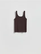 Koszulki i topy damskie - Reserved - Gładki top z wiskozą - ciemnobrązowy - miniaturka - grafika 1