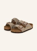 Klapki i japonki damskie - Birkenstock Klapki Arizona beige - miniaturka - grafika 1