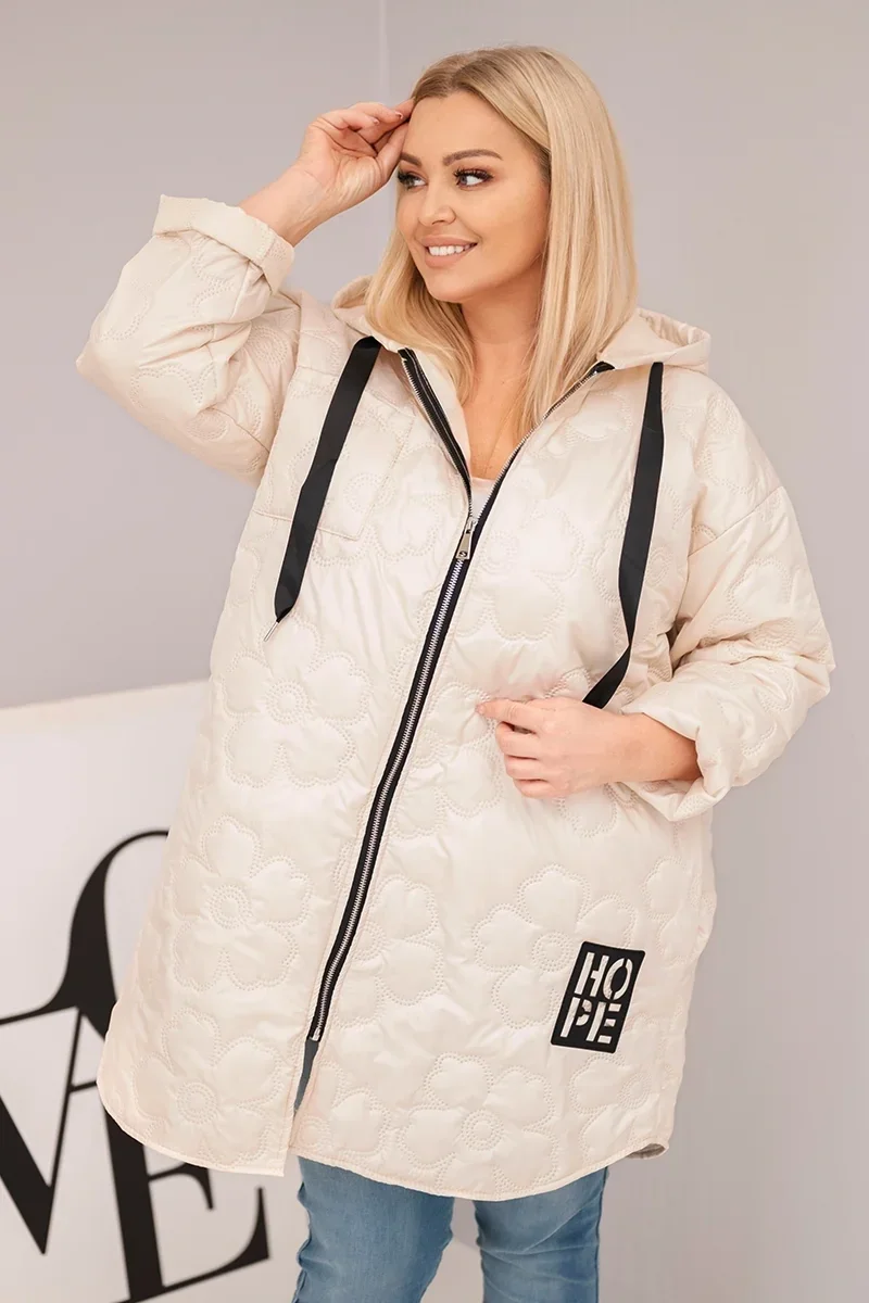 Kurtka damska Plus Size pikowana z kapturem i napisem HOPE jasno beżowa Jasny Beżowy