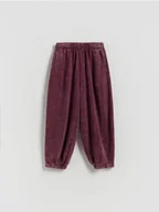 Spodnie i spodenki dla dziewczynek - Reserved - Spodnie dresowe z efektem sprania - bordowy - miniaturka - grafika 1