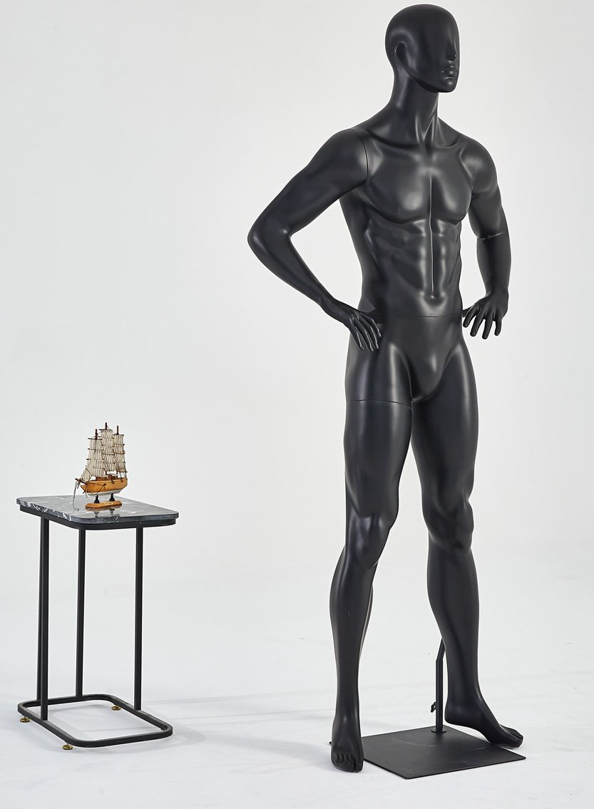 Manekin M23-8 czarny mężczyzna stojący czarny matowy lakierowany nos usta formowane szyk i elegancja wysoka jakość