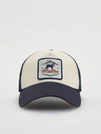 Czapki męskie - Reserved - Czapka trucker z naszywką - granatowy - miniaturka - grafika 1