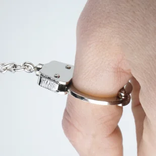 Mil-Tec - Brelok do kluczy kajdanki - Srebrne - 15905000 - Breloki - miniaturka - grafika 2