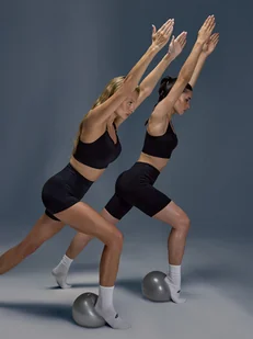 4F Legginsy krótkie treningowe damskie - czarne XS - Spodenki damskie 4F Legginsy krótkie treningowe damskie - czarne XS - Spodenki damskie - miniaturka - grafika 1