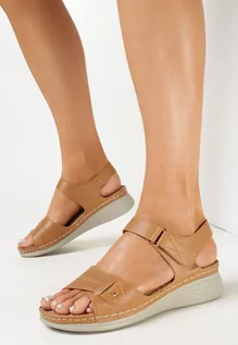 Sandały damskie - Brązowe Sandały na Niskim Koturnie z Rzepem Elisha - grafika 1