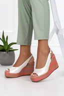 Sandały damskie - Beżowe sandały skórzane damskie na kolorowym koturnie z ozdobą PRODUKT POLSKI Casu 2336-39 - miniaturka - grafika 1