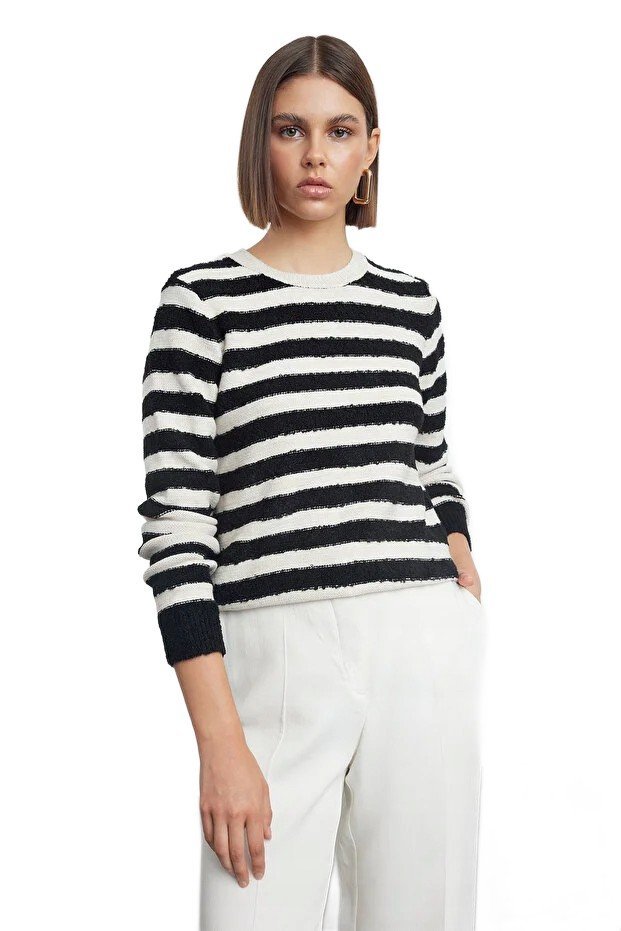 TRENDYOL SWETER DAMSKI W PASKI Z DŁUGIM RĘKAWEM PROSTY M 5EA*