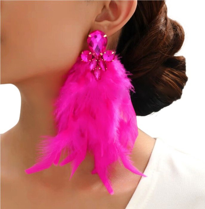 Różowe kolczyki złote z piórami fuksja intensywne lekkie szykowne damskie