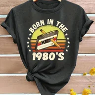 Bluzki damskie - TEMU Damska koszulka z nadrukiem kasetowej taśmy z lat 80. - Czerwona koszulka z krótkim rękawem i okrągłym dekoltem, idealna na wiosnę i , damskie - miniaturka - grafika 1