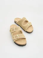 Buty dla dziewczynek - Reserved - Klapki z imitacji skóry - beżowy - miniaturka - grafika 1