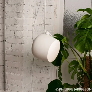 FLOS Lampa wisząca designerska AIM Small, możliwość ściemniania, biały / opal, salon / jadalnia, aluminium, design - Lampy sufitowe - miniaturka - grafika 1