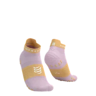 Skarpetki sportowe męskie - COMPRESSPORT Skarpetki do biegania krótkie PRORACING SOCKS V4 RUN LOW roseate/buff orange - miniaturka - grafika 1
