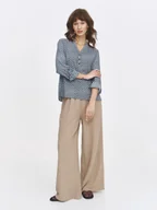 Bluzki damskie - Wzorzysta bluzka na delikatnej stójce - miniaturka - grafika 1