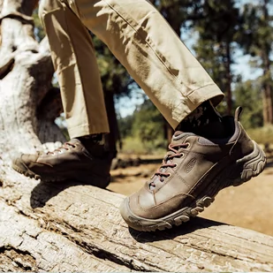 Buty miejskie męskie KEEN TARGHEE III OXFORD - Moda i Uroda OUTLET - miniaturka - grafika 2