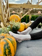 Skarpetki damskie - Retro skarpetki w kwiaty beżowe - miniaturka - grafika 1