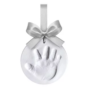 Happy Hands Ornament Zestaw do robienia odcisków dłoni dziecka lub odcisków stóp na pamiątkę (średnica: 10,5 cm, łatwa obsługa, zawiera przyjazną dla skóry modelinę i wstążkę), srebrny - Wyposażenie pokoiku dziecięcego - miniaturka - grafika 1