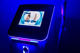 Alvi Prague Laser diodowy do depilacji DL-7000 UltraPuls REDesign - Pozostałe urządzenia kosmetyczne - miniaturka - grafika 3