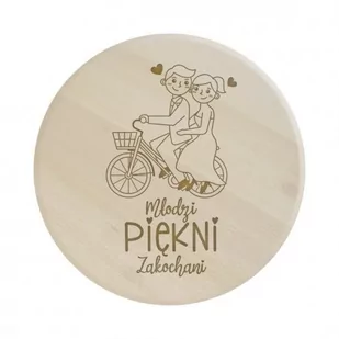 Młodzi, piękni, zakochani - drewniana deska obrotowa z grawerem - Tace i patery - miniaturka - grafika 1