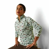 Koszulki jeździeckie - Ariat Bluzka damska SUNSTOPPER 2.0 - aqua foam herd print - miniaturka - grafika 1